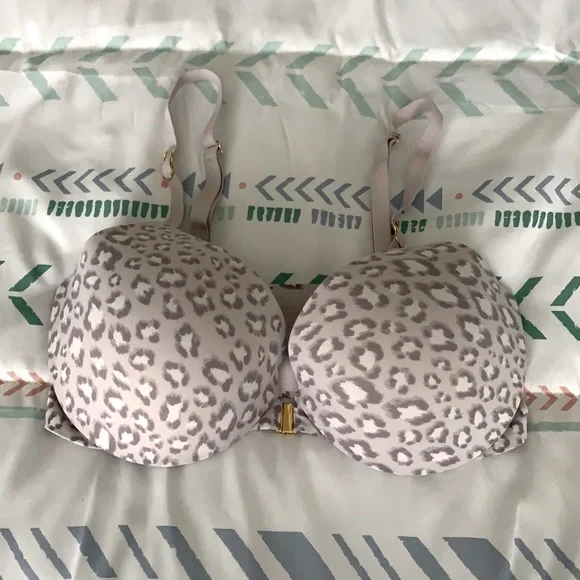 VS front close bra - Picture 1 of 2